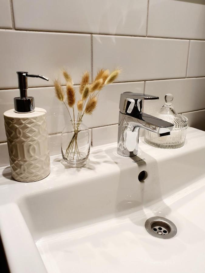 2Ndhomes Unique And Luxury Kamppi Center Apartment With Sauna And Big Terrace هلسنكي المظهر الخارجي الصورة