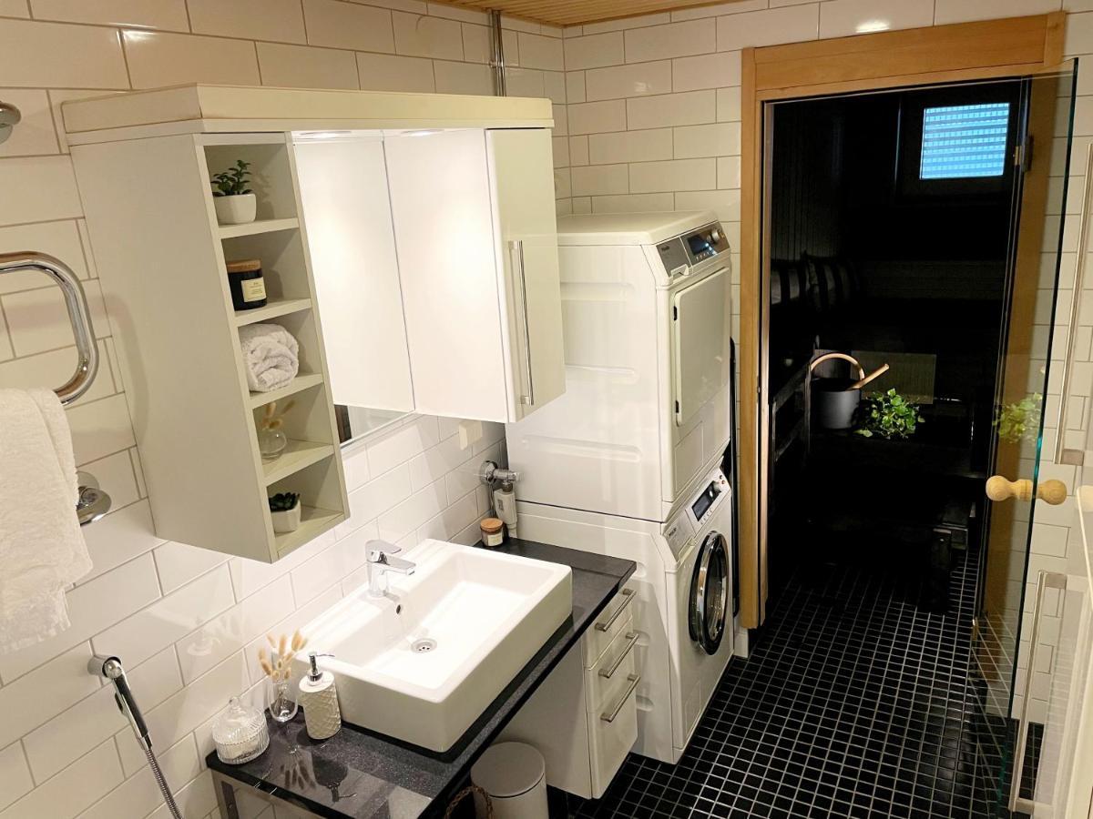 2Ndhomes Unique And Luxury Kamppi Center Apartment With Sauna And Big Terrace هلسنكي المظهر الخارجي الصورة